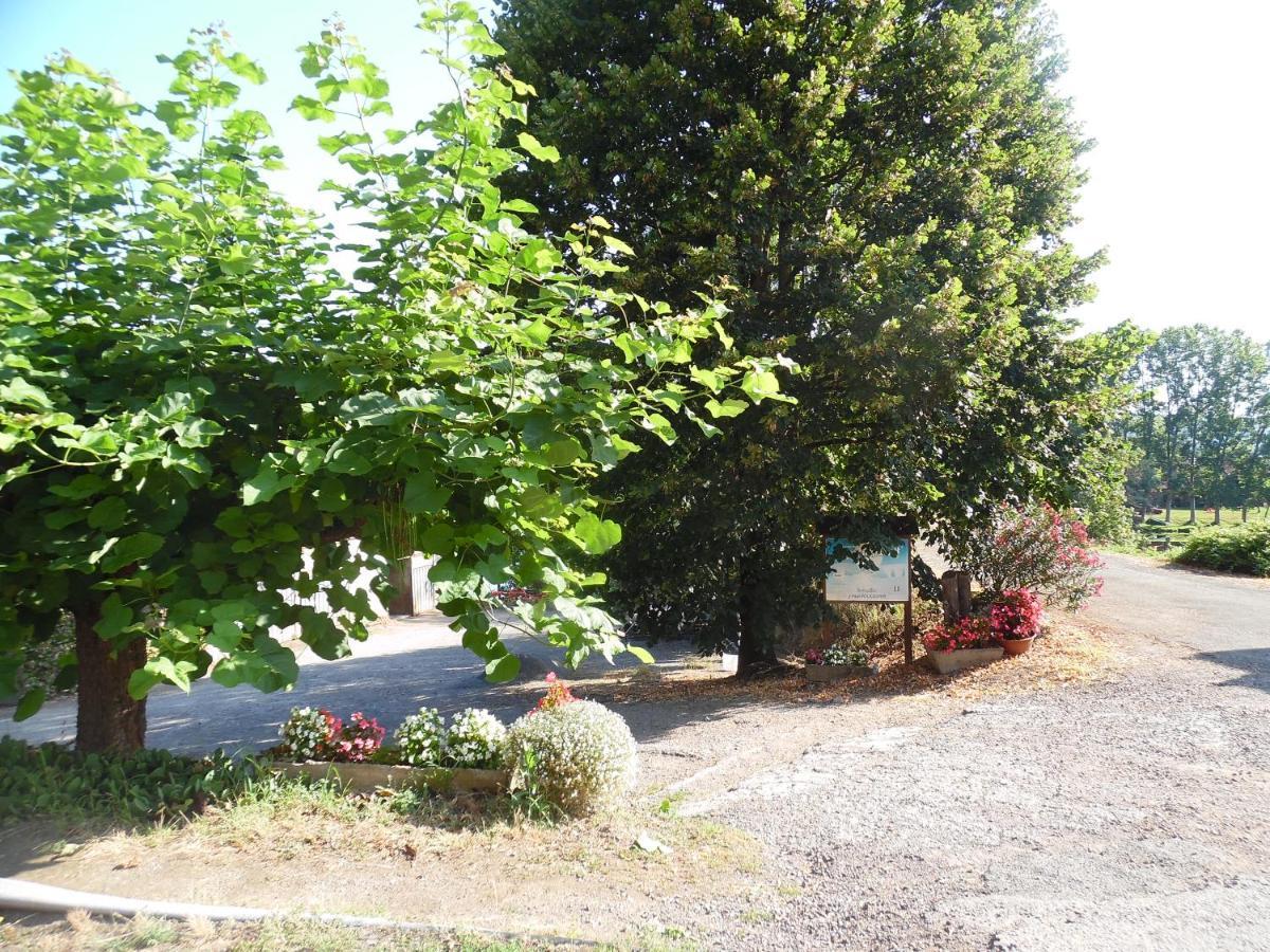 Hotel Le Pont De Livinhac Decazeville Esterno foto