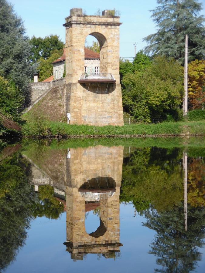 Hotel Le Pont De Livinhac Decazeville Esterno foto